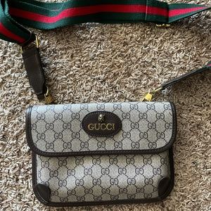 Women’s Gucci gg waist bag